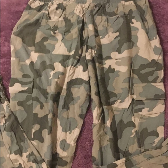 NWOT Hippy Rose CAMOUFLAGE Stretchy Leggings - Picture 4 of 14